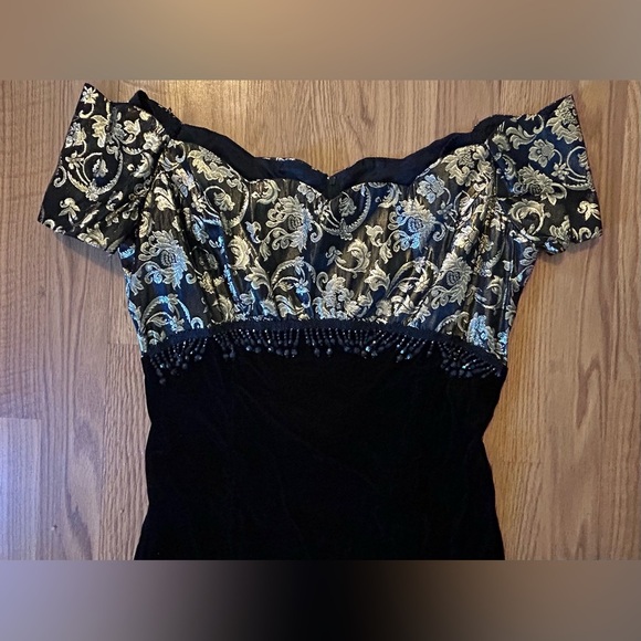 Corset Style Off-Shoulder Vintage Gown Black Gold Beaded Formal Black Tie Dress - Picture 3 of 16
